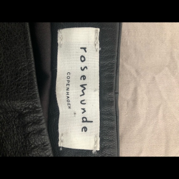 Black Leather Skirt - Picture 3 of 6